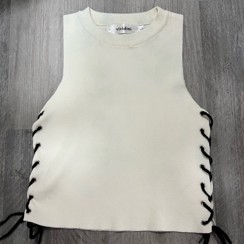❌SOLD❌White Vividini Crop Top - Picture 3 of 3